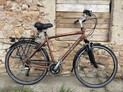 28 collu TREK